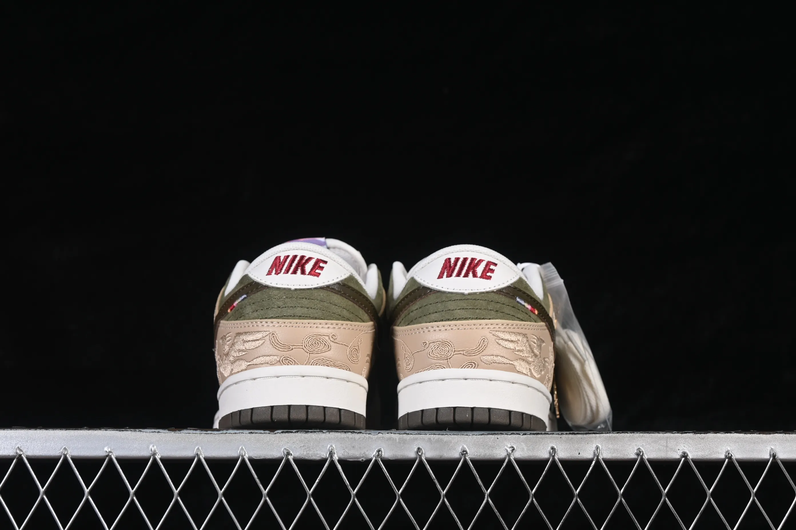 All categories Nk SB Dunk series Nk SB Dunk Low low-top sneakers Nike SB Dunk Low Year of the Horse limited low-top casual sneakers IQ1118-220